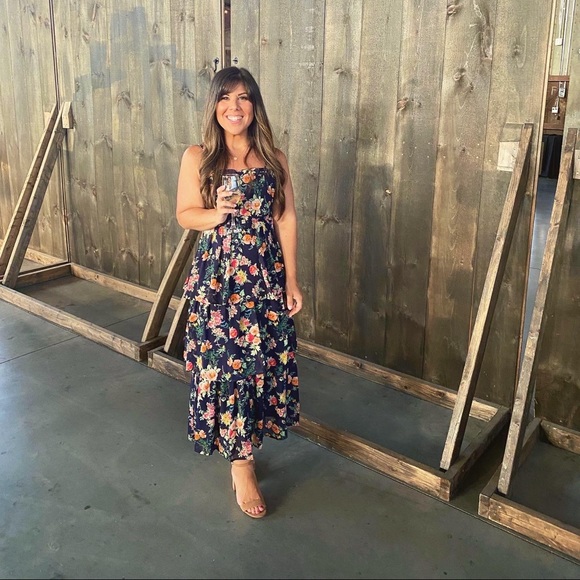 Worn only once! Like new and very pretty! - Picture 1 of 5